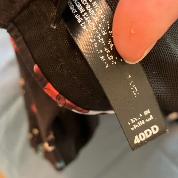 Torrid Curve Bra - Picture 5 of 9